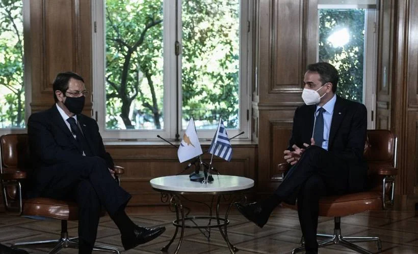 Rum lider Anastasiadis Cenevre görüşmeleri öncesi Atina'da