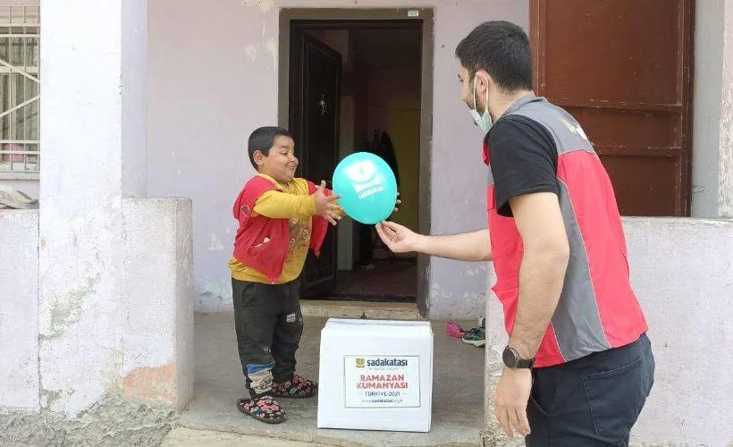 Sadakataşı Türkiye'de 8 bin aileye Ramazan yardımı ulaştırdı