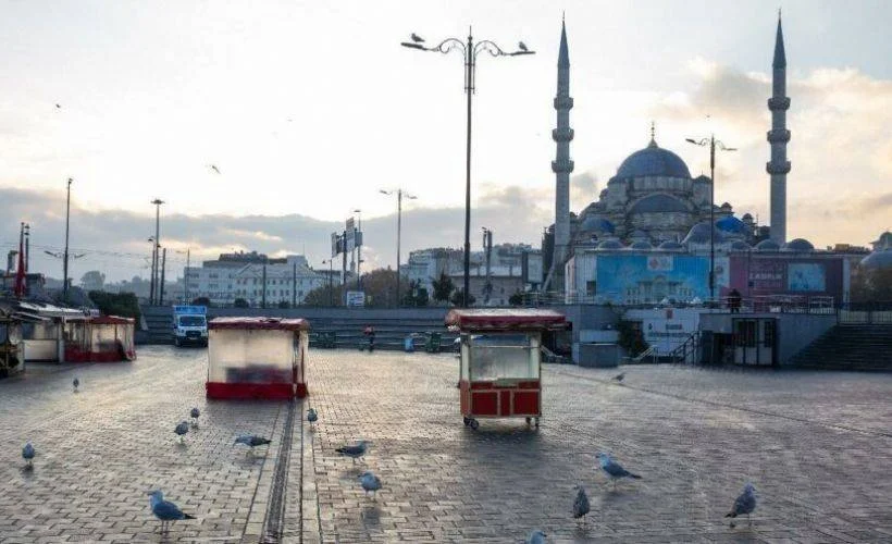 Tam kapanma nedir? Tam kapanmada marketler, fırınlar açık mı? Hangi illerde tam kapanma gelebilir?