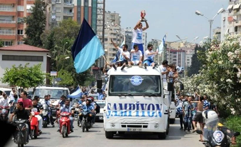 Adana Demirspor 26 yıl sonra şampiyon!
