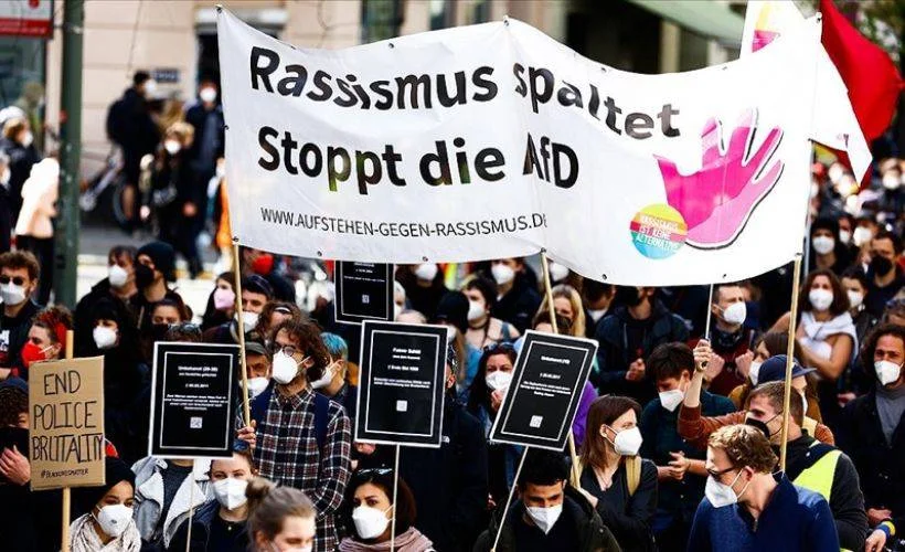Almanya'nın başkenti Berlin'de polis şiddeti protesto edildi
