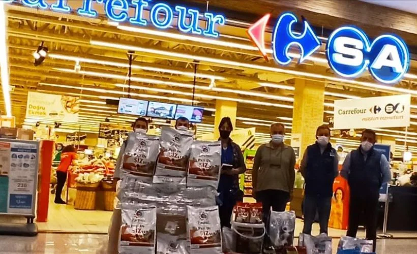 CarrefourSA'dan sokak hayvanlarına 5 ton mama yardımı