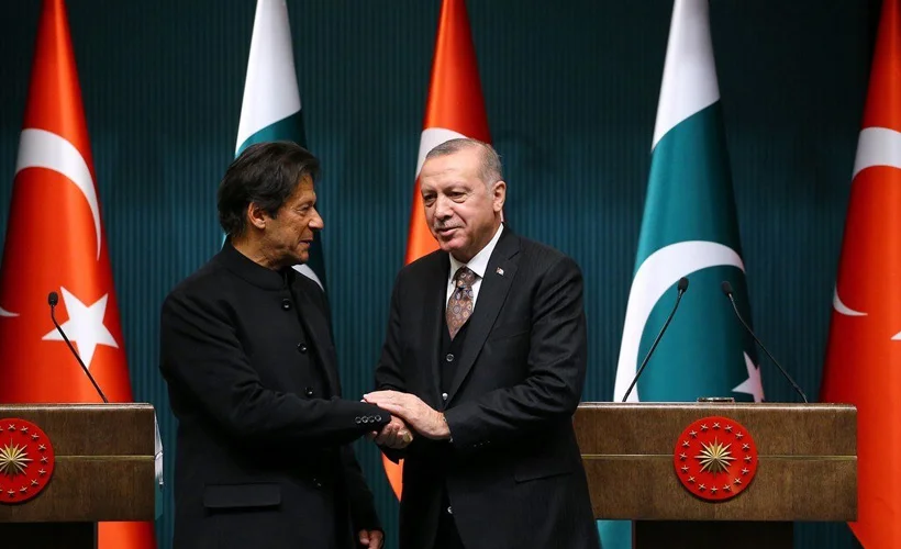 Cumhurbaşkanı Erdoğan, Pakistan Başbakanı Han ile görüştü