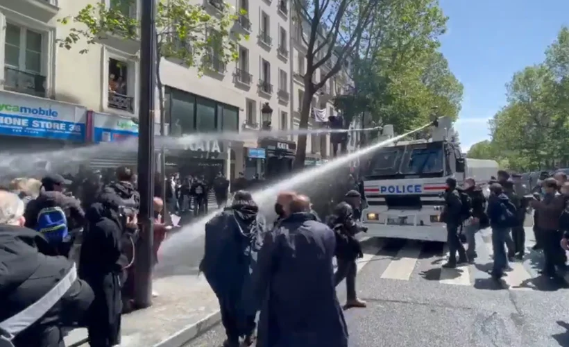Filistin'e destek yürüyüşüne Fransız polisinden müdahale