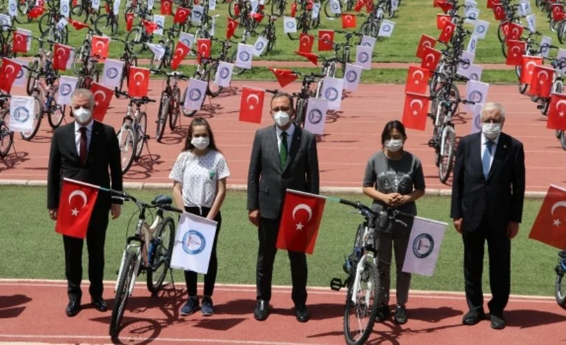 Gençlik ve Spor Bakanı Kasapoğlu açıklamalarda bulundu.