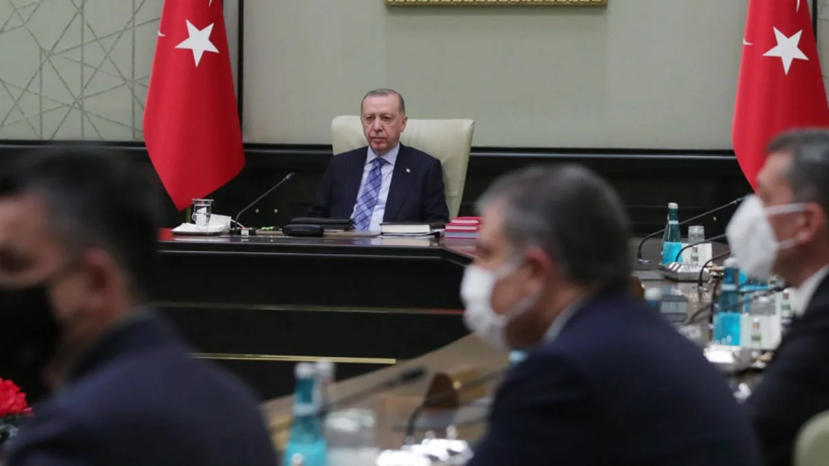 Gözler yarınki kabine toplantısında! Yasaklar kalkacak mı?