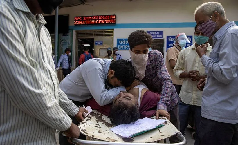 Hindistan'da 2 rekor birden: Günlük en yüksek vaka ve can kaybı