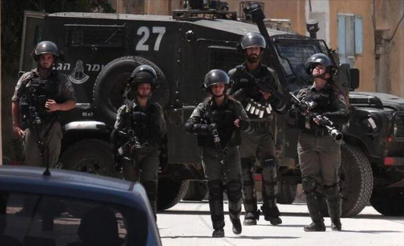 İsrail polisinden 'George Floyd' olayını anımsatan gözaltı!