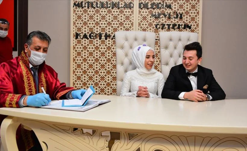 Kademeli normalleşmede nikah serbest mi? Nişan ve kına gecesi yasak mı?