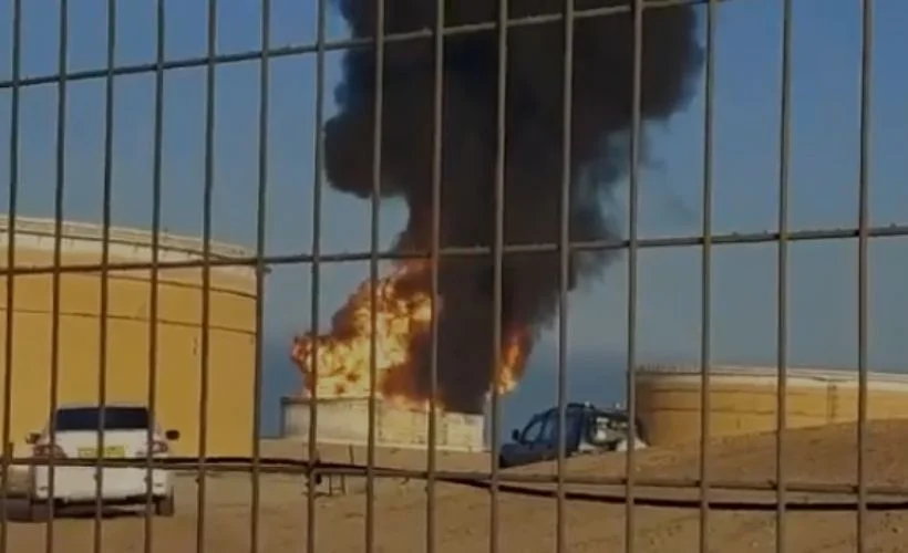 Kassam Tugayı'nın vurduğu yakıt tankı hala yanıyor