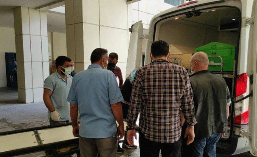 Kızlarına mesaj attığı için mahkemelik olduğu çifti öldürdü