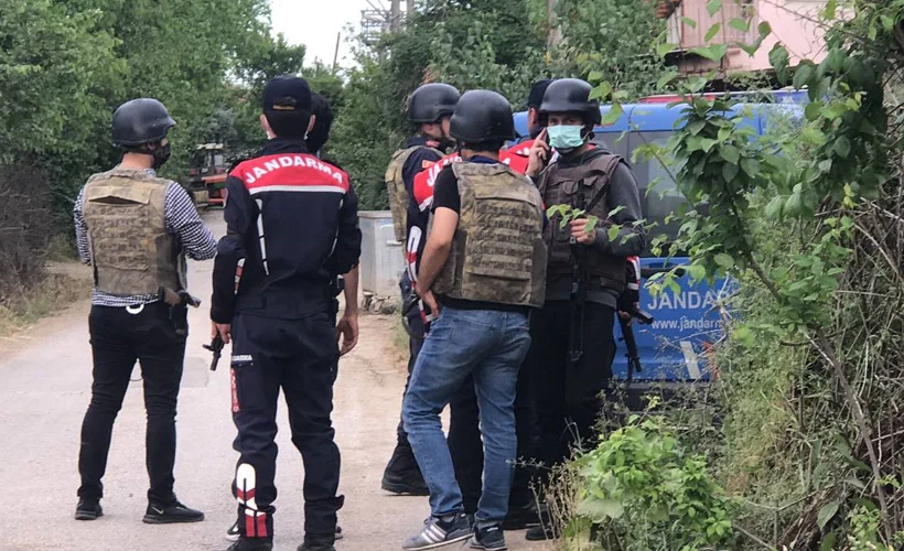 Kocaeli'de dehşet veren olay: Babasını öldürdü, 5 kişiyi yaraladı