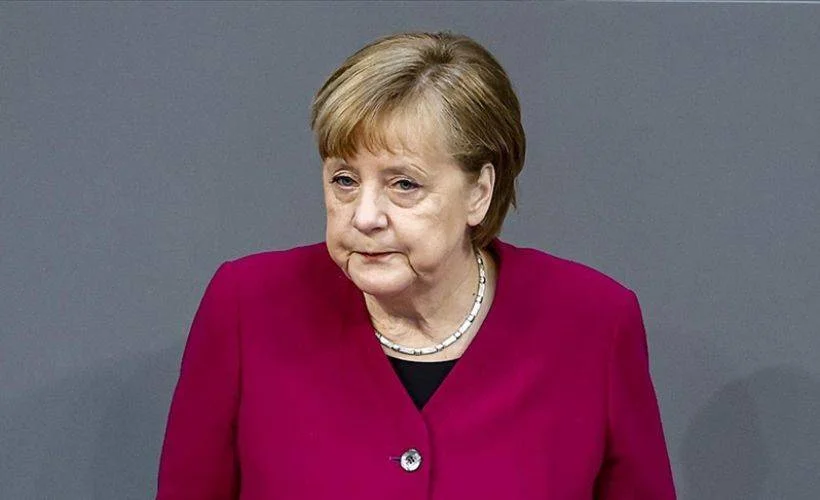 Merkel: Almanya'da üçüncü dalgayı kırdık
