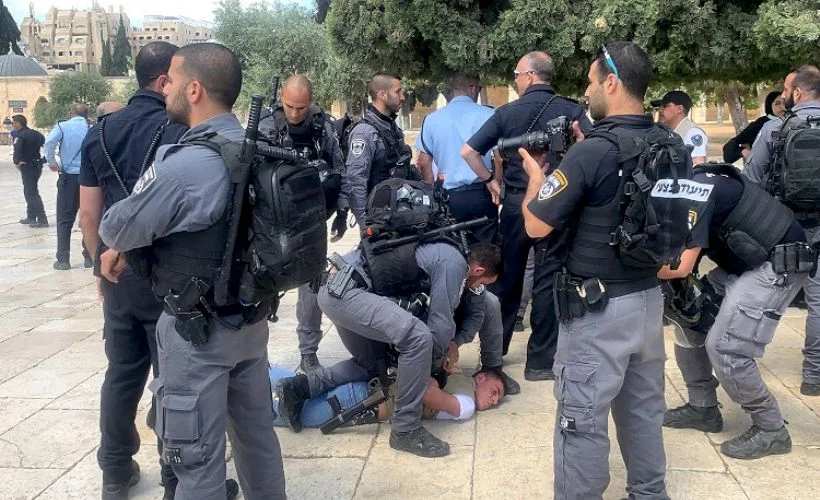 Mescid-i Aksa'ya İsrail polisi destekli Yahudi yerleşimci baskını