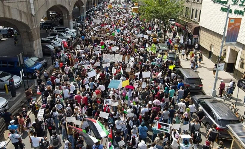 New York'ta binlerce kişi Filistin'e destek için yürüdü