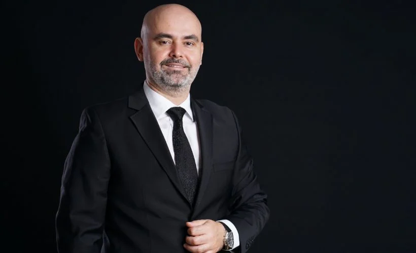 Op. Dr. Salih Onur Basat - Karın germe estetiği ile sarkmalara son