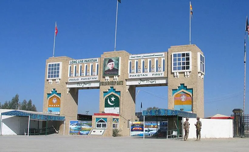Pakistan, İran ve Afganistan sınırlarından ülkeye girişleri yasakladı