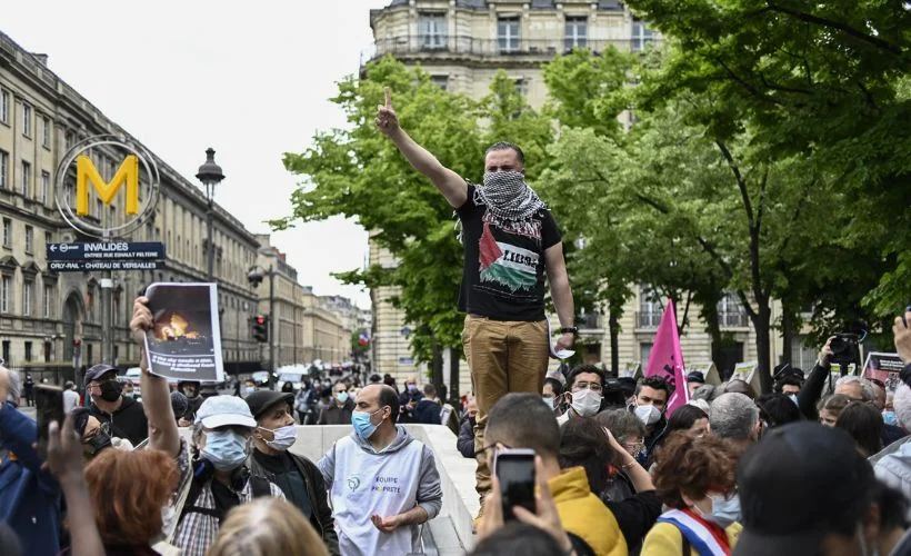 Paris'te, Filistin'e destek gösterisi yasaklandı, para cezası kesildi!