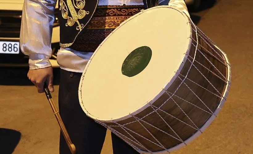 Ramazan davulcusuna dokunmanın dayanılmaz hafifliği
