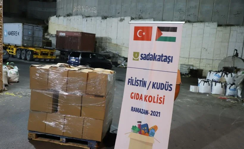 Sadakataşı Kudüs'e yardım ulaştırmayı sürdürüyor