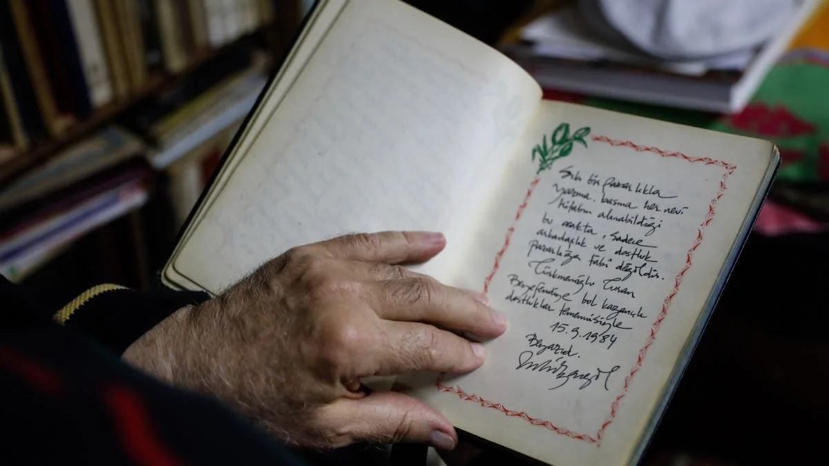 Sahaflar Çarşısı'nın 69 yıllık 'Seyir Defteri'; kim ne yazmış?