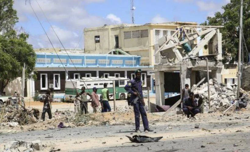 Somali'de karakolun önünde intihar saldırısı: 6 kişi öldü