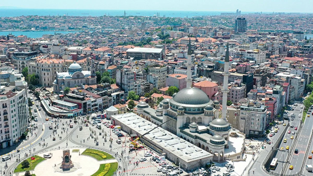 Taksim Camii bugün açılıyor