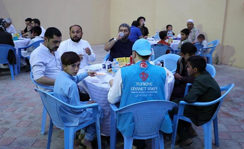 TDV, Afganistan'da yetimlere iftar verdi