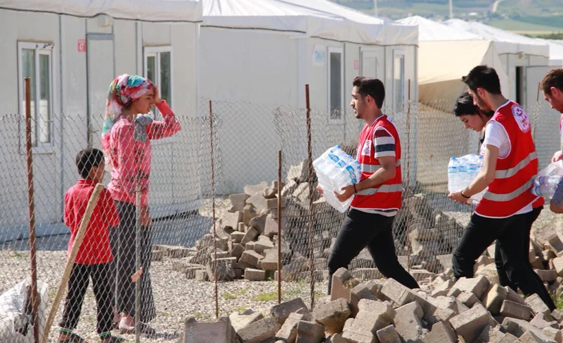 Türk Kızılayı'ndan afetzedelere acil yardım