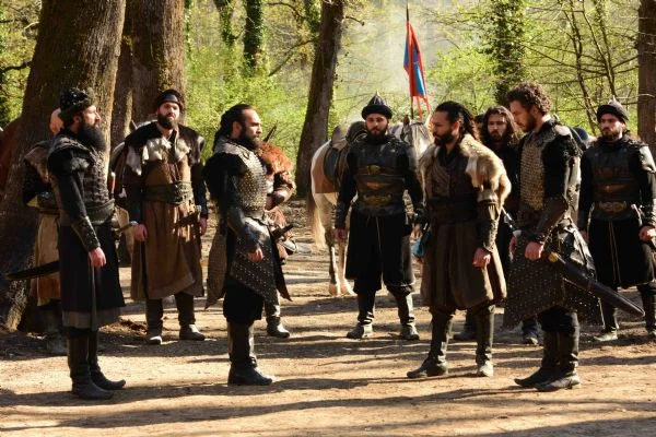 Uyanış: Büyük Selçuklu yeni bölümüyle ekranlara geliyor! Melikşah'tan Turanşah'ı öfkelendirecek büyük karar