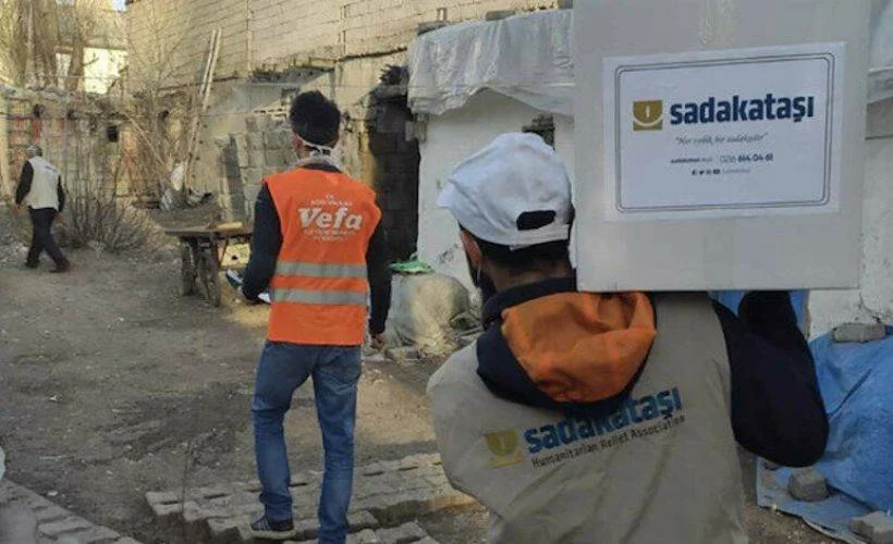Veren el ile alan el arasındaki köprü: Sadakataşı Derneği