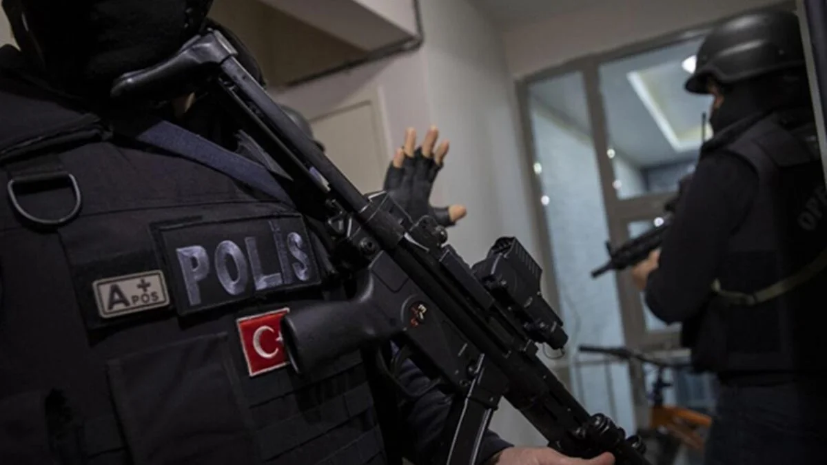 17 ilde FETÖ'nün TSK yapılanmasına operasyon