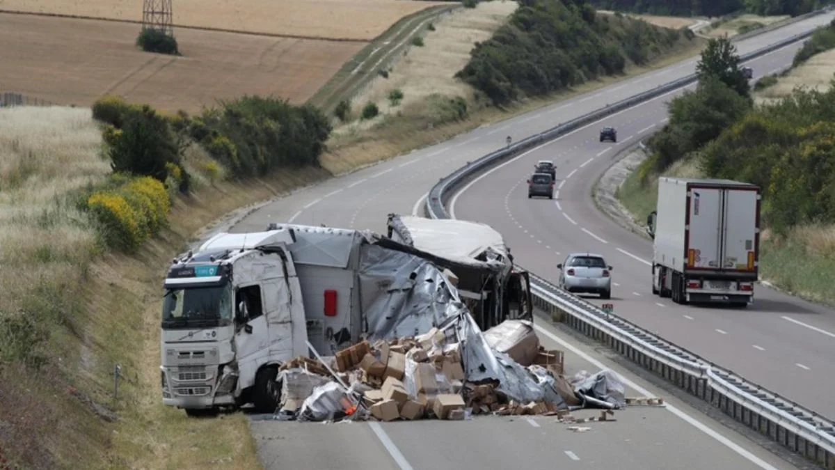 3 yılda en çok kazayı kamyoncular yaptı