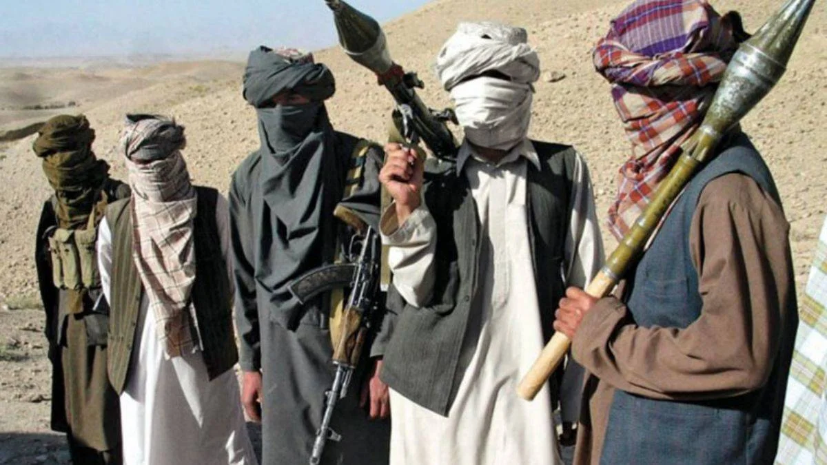 Afgan hükümeti çaresiz: Taliban 2 ilçeyi daha ele geçirdi