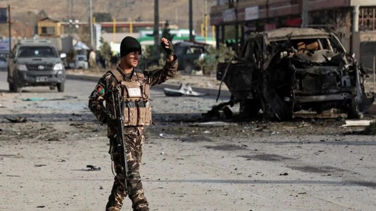 Afganistan'da emniyet güçlerine bombalı saldırı: 2 ölü
