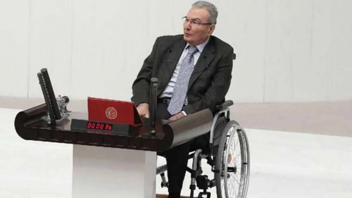 Ahmet Hakan: Deniz Baykal'ı en delikanlı yerinden vurmaya çalışmayın