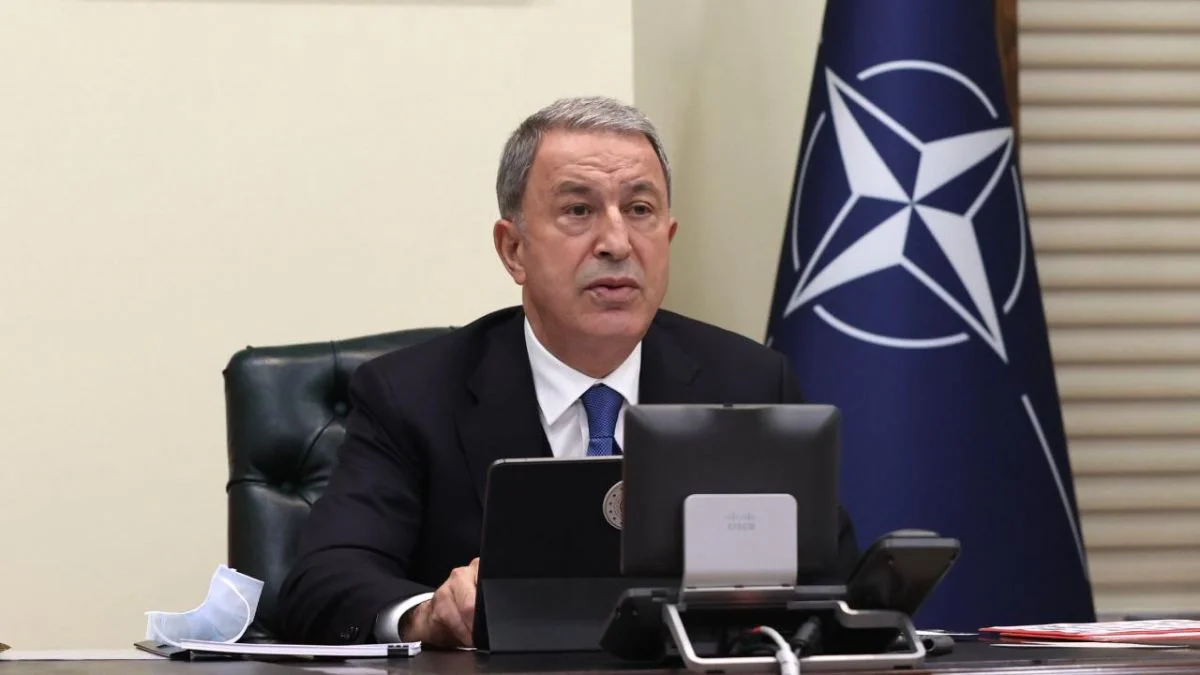 Bakan Akar'dan NATO zirvesi öncesi mesajlar