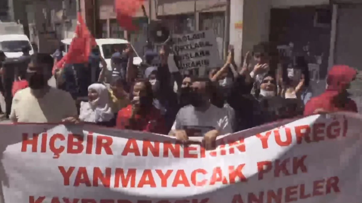 Bütün annelere seslendiler: 'PKK kaybedecek, gelin!'