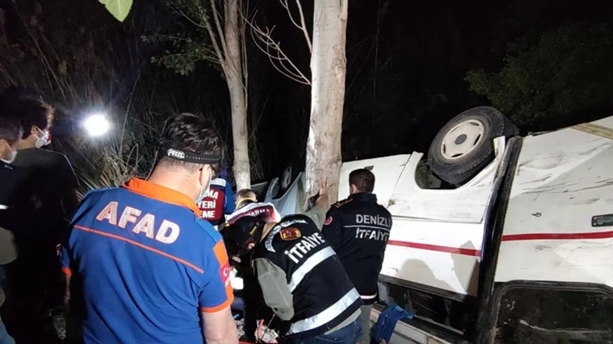 Denizli'de feci kaza: Ölü ve yaralılar var