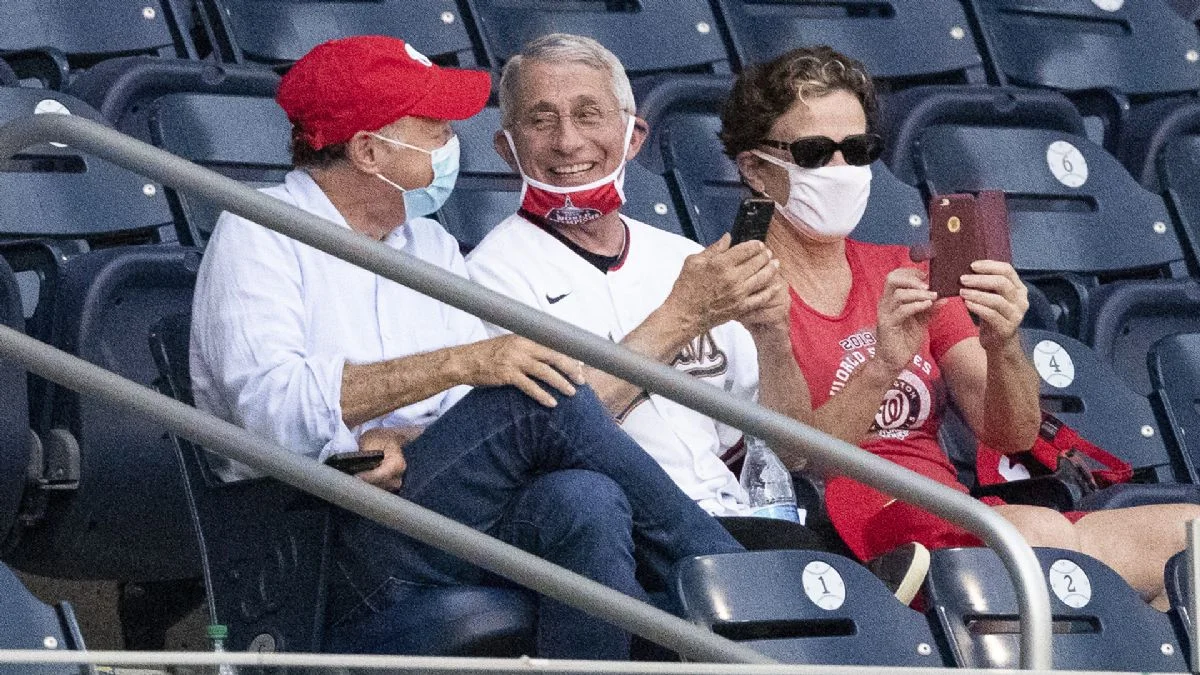 Dr. Fauci'nin yazışmaları ortaya çıktı; "Maske kullanmanı tavsiye etmiyorum"