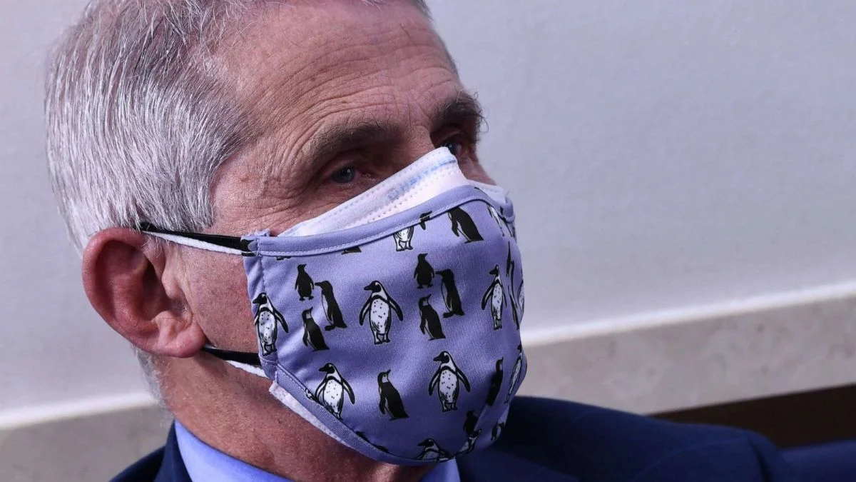 'Duble maskeli' doktor... 'İşte bizi böyle kekliyorlar!'
