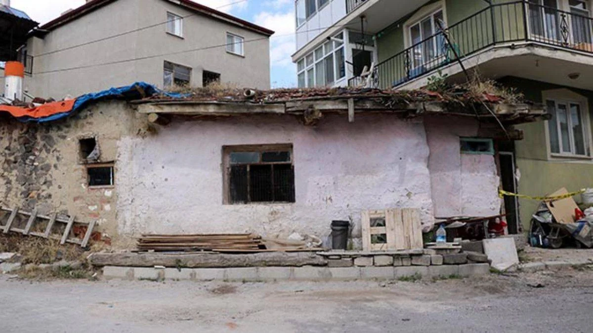 Evin altından tarihi yer altı şehri çıktı