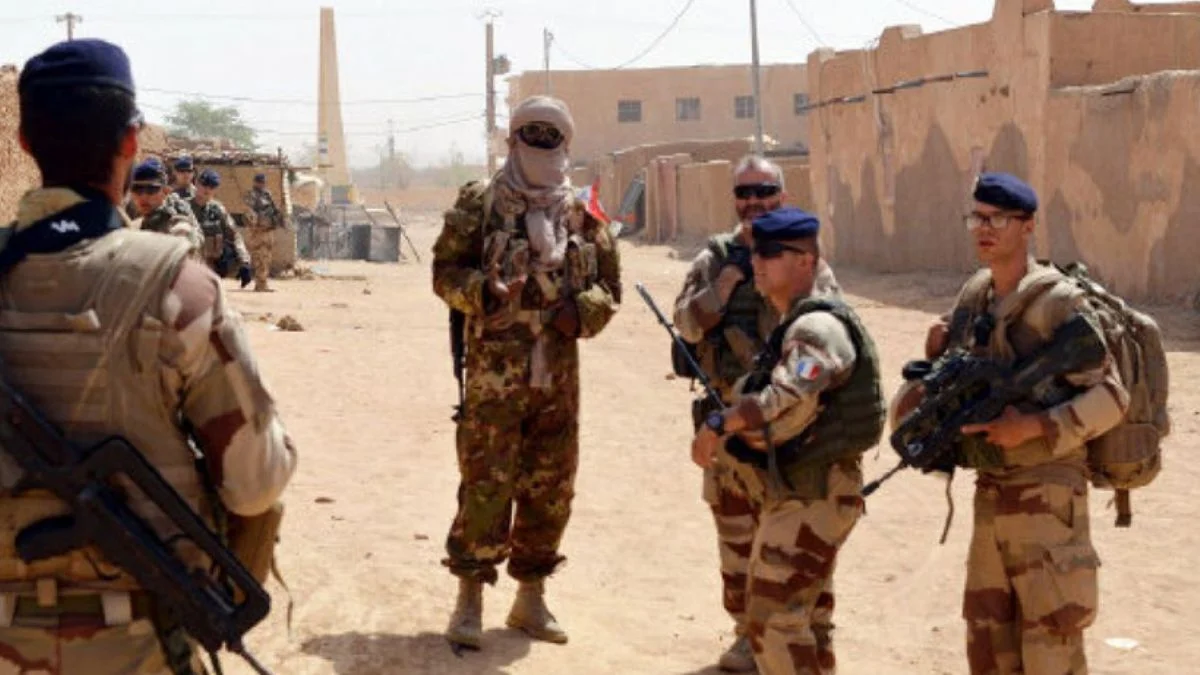 Fransa'dan ''Mali'' kararı: Operasyonlar askıya alındı