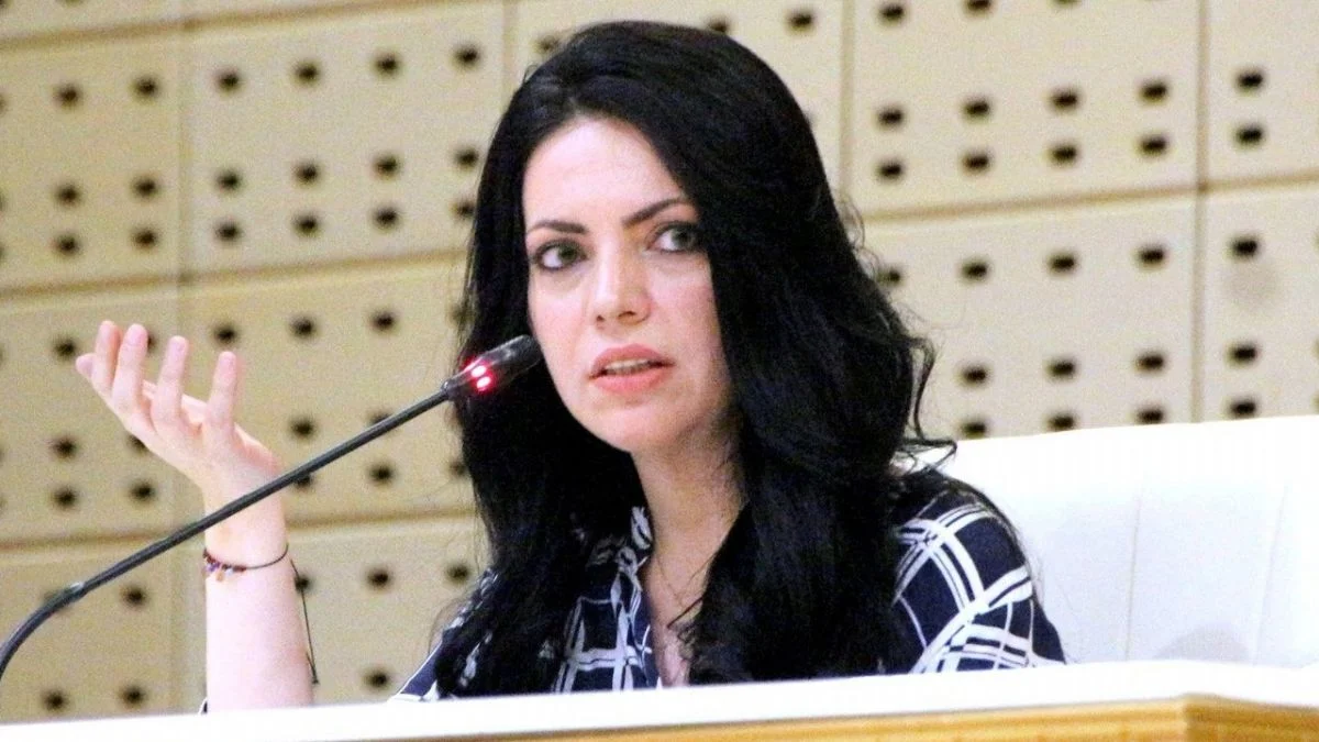 Gazeteci Oruç'tan Çölaşan'a sert çıkış: 'Tetikçi, hasta adam, fosil...'