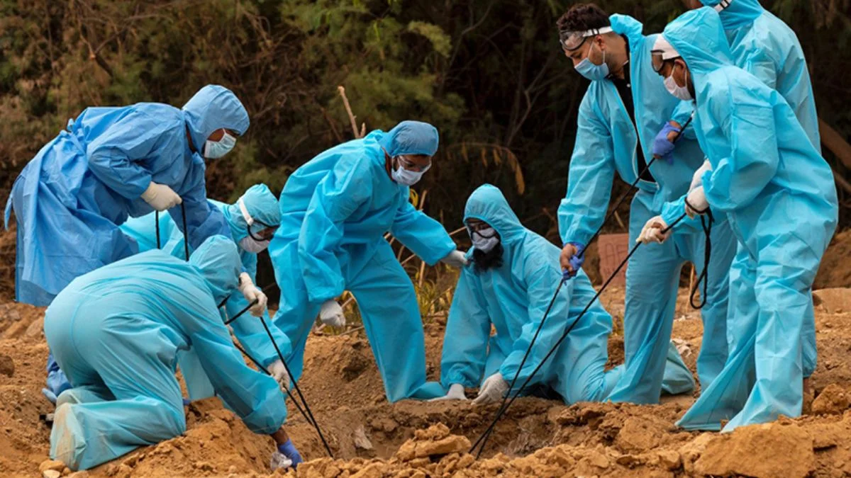 Hindistan'da rekor can kaybı: Son 24 saatte 6148 ölü