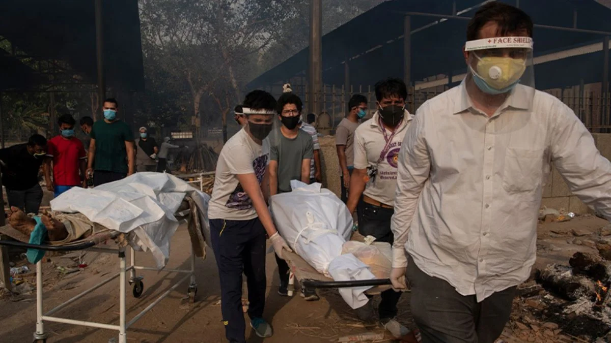 Hindistan'da son 24 saatte 2 bin 677 kişi daha öldü