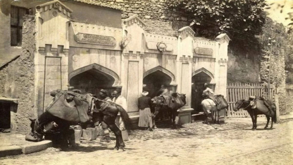 Hüzün de sevinç de bu çeşmelerden aktı