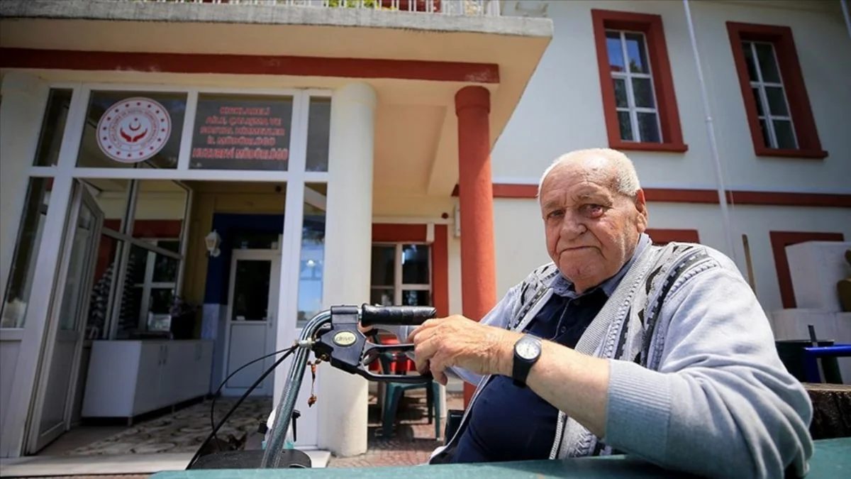 Huzur evi ziyaretleri başladı mı? Huzurevleri ziyarete açıldı mı? Huzurevi ziyaretçi serbest mi?