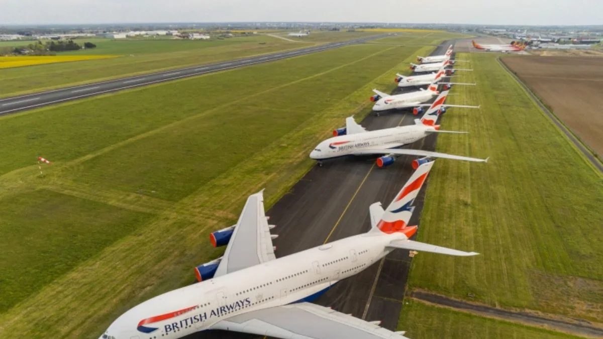 İngiliz hükümeti yeni seyahat kısıtlamalarını paylaştı, British Airways çalışanlarını izine ayırdı