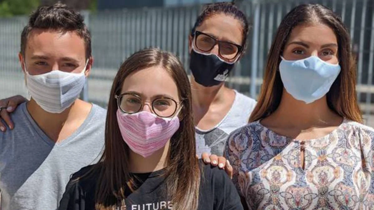 İtalya'da açık alanda maske zorunluluğu kalkıyor